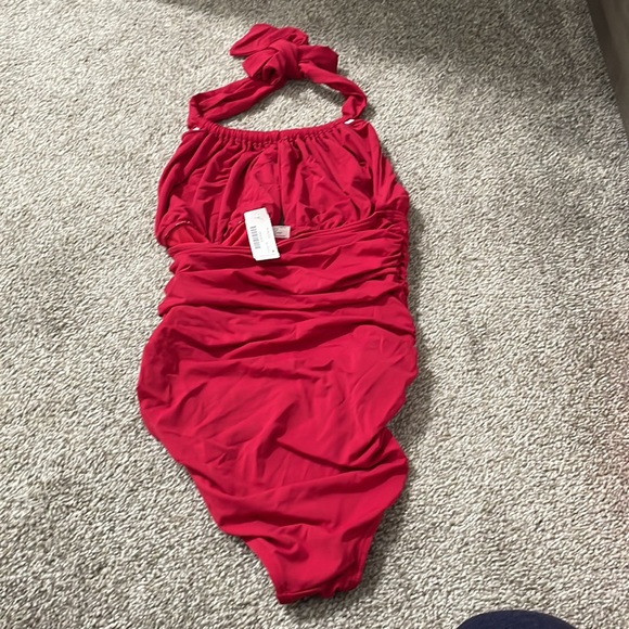 NWT : La Vie en Rose AQUA red one-piece. Very complimentary rouching. Size med. - Picture 2 of 3